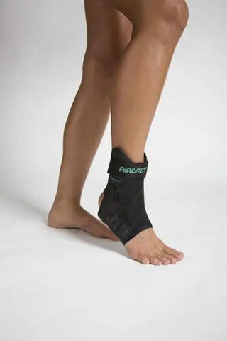 Airsport Ankle Brace Medium Right M 7.5-11  W 9-12.5.